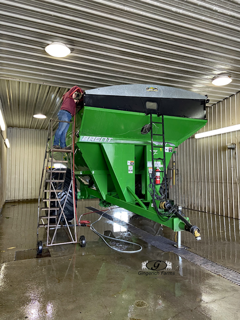 Cleaning auger cart - Gingerich Farms